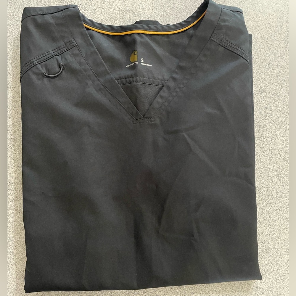 Small Carhartt Women’s Scrub Top